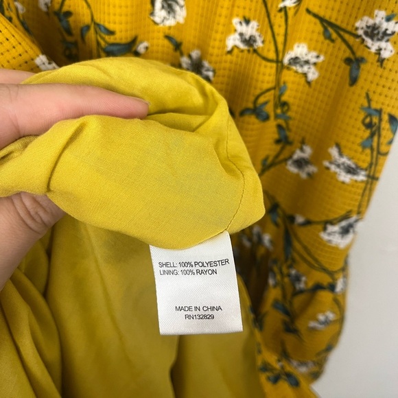 Revolve Tularosa lily dress in yellow dolly floral size small spring midi - Picture 9 of 10